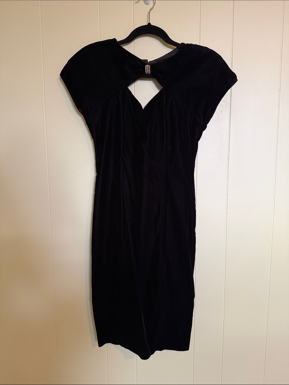 Vintage Black Velvet Cap-Sleeve Dress with Keyhole Detail